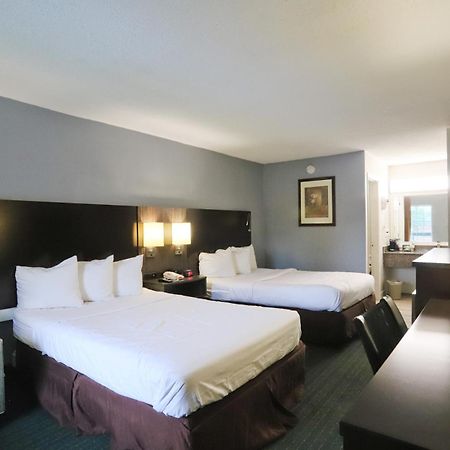Greenville Inn & Suites Bagian luar foto