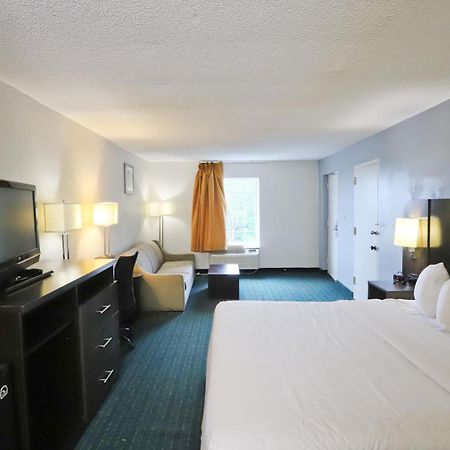 Greenville Inn & Suites Bagian luar foto