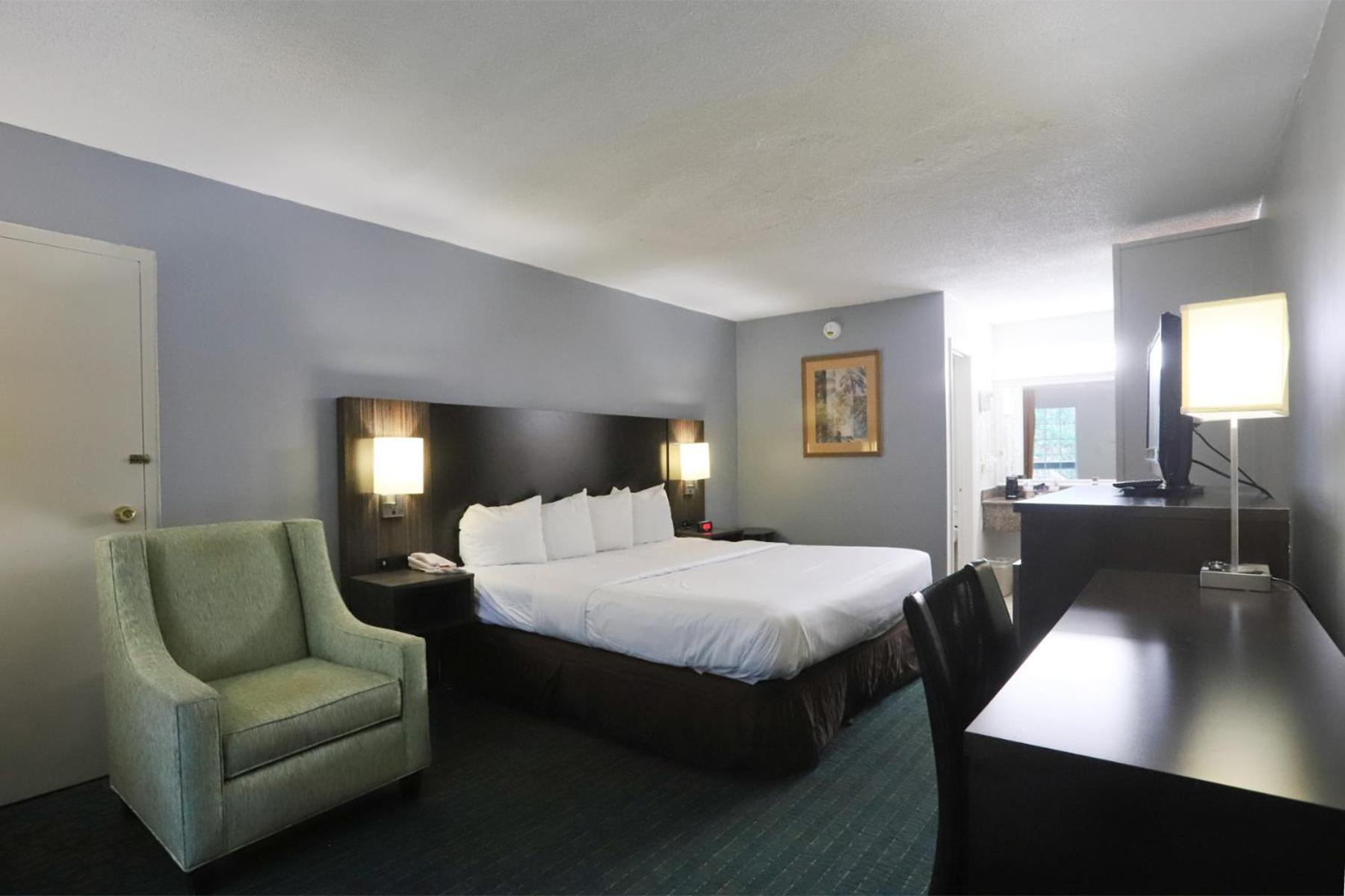 Greenville Inn & Suites Bagian luar foto