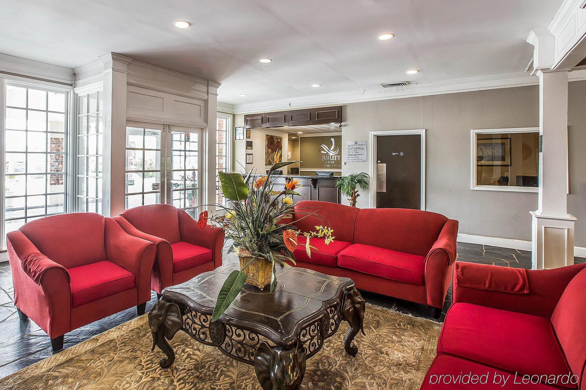 Greenville Inn & Suites Bagian luar foto