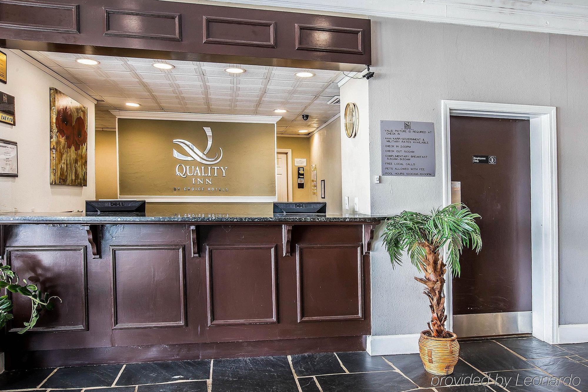 Greenville Inn & Suites Bagian luar foto