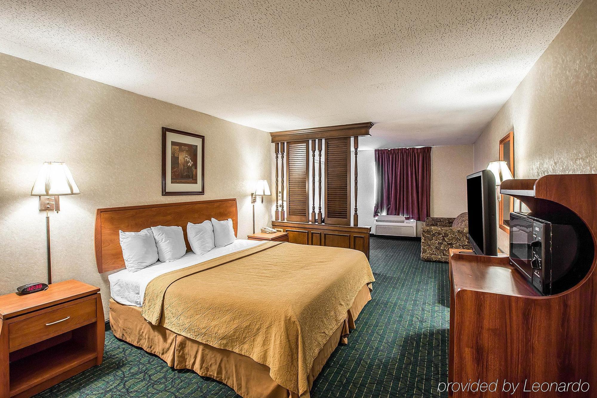 Greenville Inn & Suites Bagian luar foto