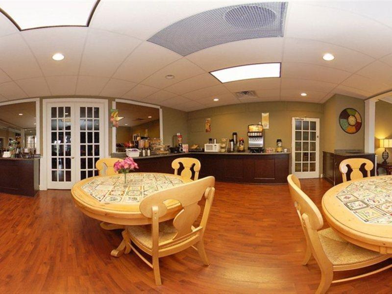 Greenville Inn & Suites Bagian luar foto