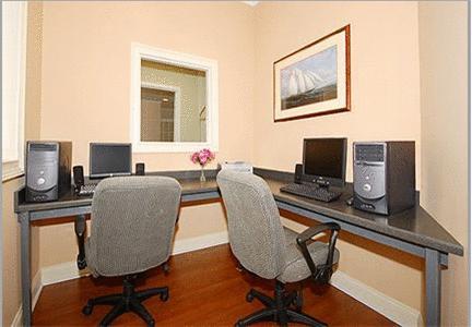 Greenville Inn & Suites Bagian luar foto